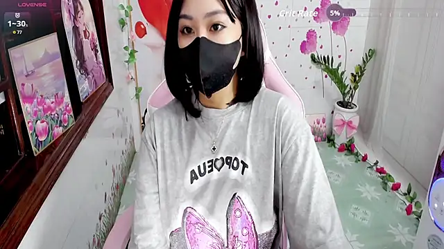 Snapshot of Kae_Jp chatting on 10.12.25 Kae Jp online show from 10.12.25