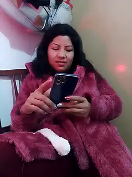 Snapshot of katymojadit chatting on 01.12.25 katymojadit online show from 01.12.25