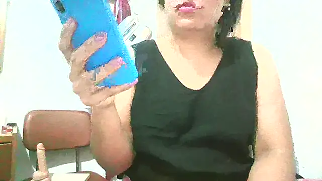 Snapshot of katymojadit chatting on 11.24.25 katymojadit online show from 11.24.25