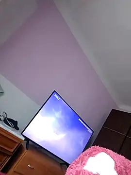 Snapshot of katymojadit chatting on 12.15.25 katymojadit online show from 12.15.25