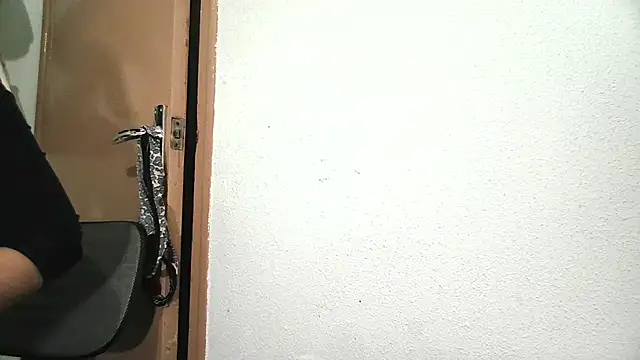 Snapshot of katymojadit chatting on 02.19.26 katymojadit online show from 02.19.26