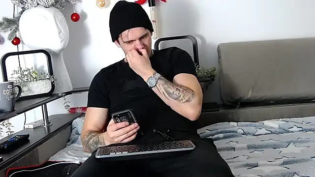 Snapshot of CarterCole chatting on 12.30.24 CarterCole online show from 12.30.24