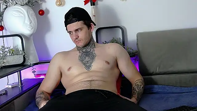 Snapshot of CarterCole chatting on 01.05.25 CarterCole online show from 01.05.25