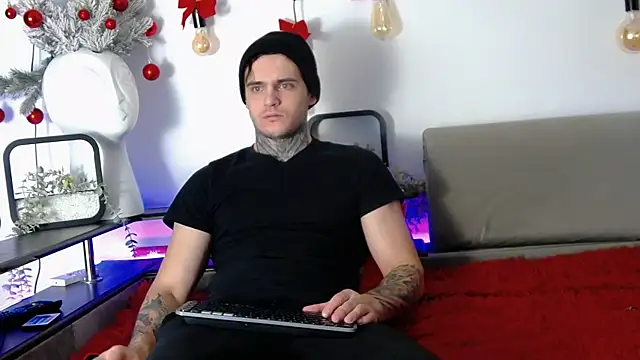 Snapshot of CarterCole chatting on 01.07.25 CarterCole online show from 01.07.25