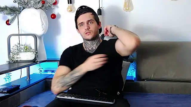 Snapshot of CarterCole chatting on 01.14.25 CarterCole online show from 01.14.25