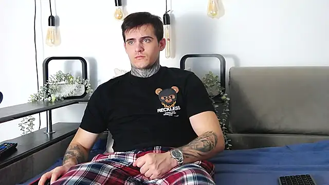 Snapshot of CarterCole chatting on 02.03.25 CarterCole online show from 02.03.25