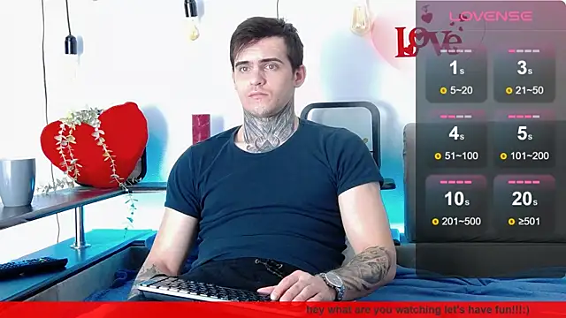 Snapshot of CarterCole chatting on 02.10.25 CarterCole online show from 02.10.25