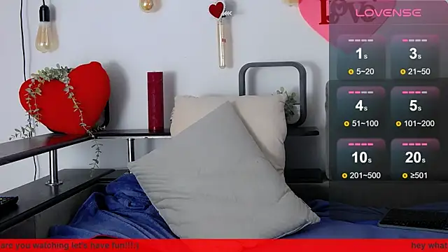 Snapshot of CarterCole chatting on 02.10.25 CarterCole online show from 02.10.25