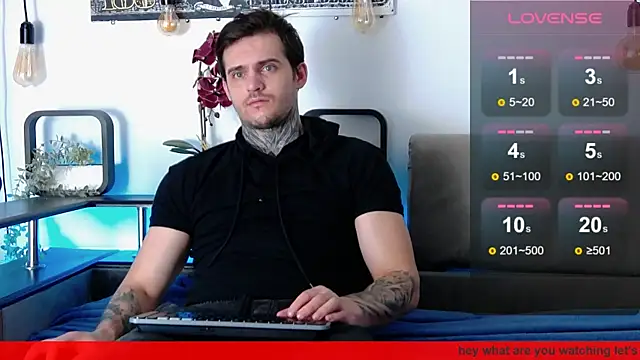 Snapshot of CarterCole chatting on 03.07.25 CarterCole online show from 03.07.25