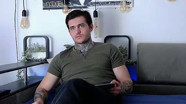 Snapshot of CarterCole chatting on 03.09.25 CarterCole online show from 03.09.25