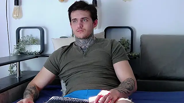 Snapshot of CarterCole chatting on 03.09.25 CarterCole online show from 03.09.25