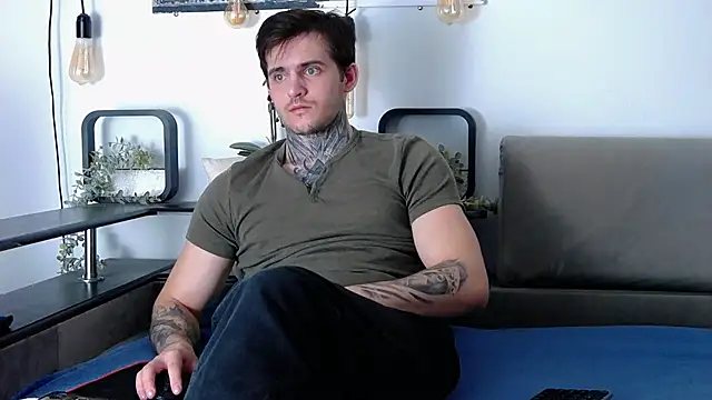 Snapshot of CarterCole chatting on 03.09.25 CarterCole online show from 03.09.25