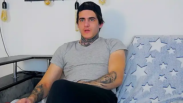 Snapshot of CarterCole chatting on 01.14.26 CarterCole online show from 01.14.26