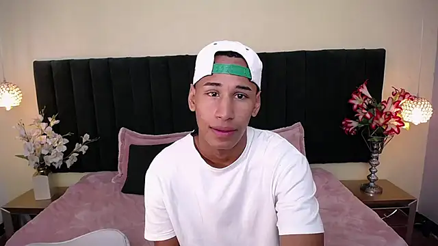 Snapshot of soft_attraction chatting on 10.18.25 soft attraction online show from 10.18.25