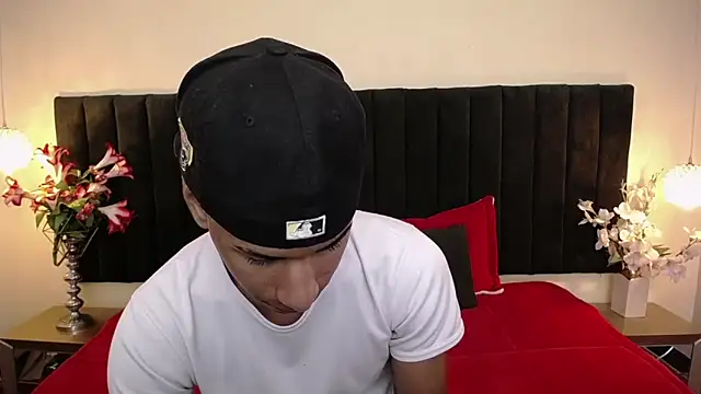 soft attraction online show from 03.04.26