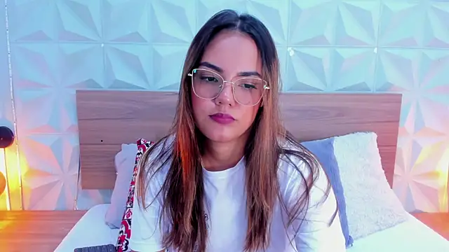 Stacey white  online show from 03.18.25