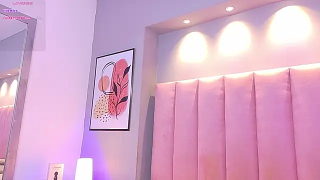 KeilyRoss online show from 11.04.25