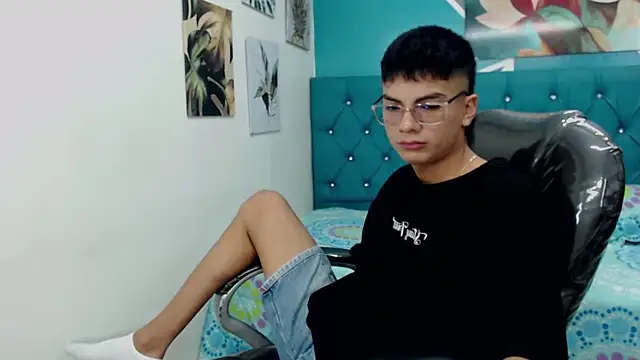 Snapshot of Noha_scott chatting on 01.24.25 Noha scott online show from 01.24.25