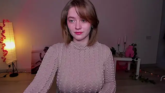 Snapshot of AidaPerry chatting on 02.06.25 AidaPerry online show from 02.06.25