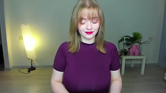 Snapshot of AidaPerry chatting on 10.14.25 AidaPerry online show from 10.14.25