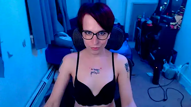 Snapshot of RyffBurnz chatting on 01.05.25 RyffBurnz online show from 01.05.25