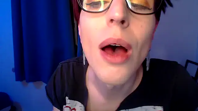 Snapshot of RyffBurnz chatting on 01.12.25 RyffBurnz online show from 01.12.25