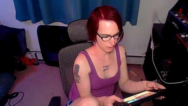 Snapshot of RyffBurnz chatting on 11.27.25 RyffBurnz online show from 11.27.25