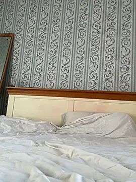 nolotymfcXo online show from 02.14.26