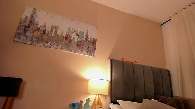 Snapshot of dakotaa__ chatting on 10.13.25 dakotaa online show from 10.13.25