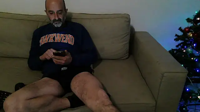 Snapshot of newsimo74 chatting on 12.25.24 newsimo74 online show from 12.25.24