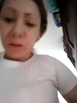 Snapshot of coral_smitth chatting on 09.20.25 coral smitth online show from 09.20.25