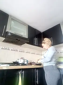 Snapshot of coral_smitth chatting on 09.25.25 coral smitth online show from 09.25.25