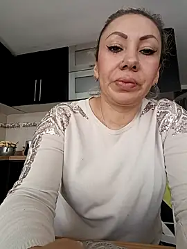 Snapshot of coral_smitth chatting on 10.04.25 coral smitth online show from 10.04.25