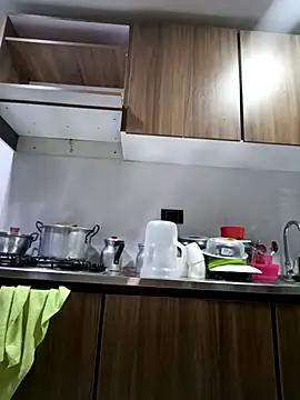 Snapshot of coral_smitth chatting on 11.26.25 coral smitth online show from 11.26.25