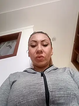 coral smitth online show from 04.10.26