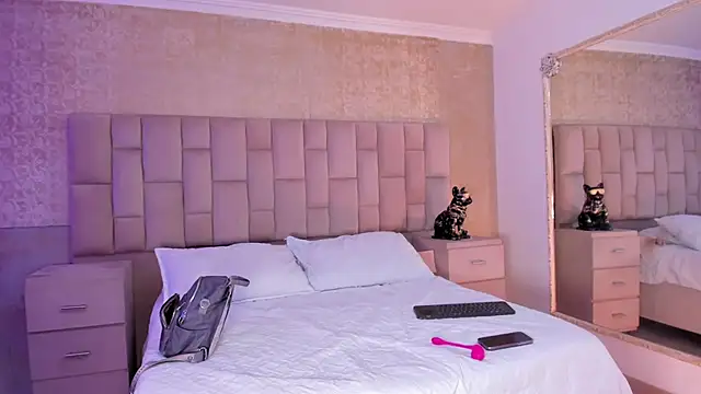 EmmaTorres  online show from 01.12.25