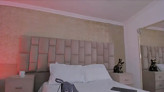 EmmaTorres  online show from 01.20.25