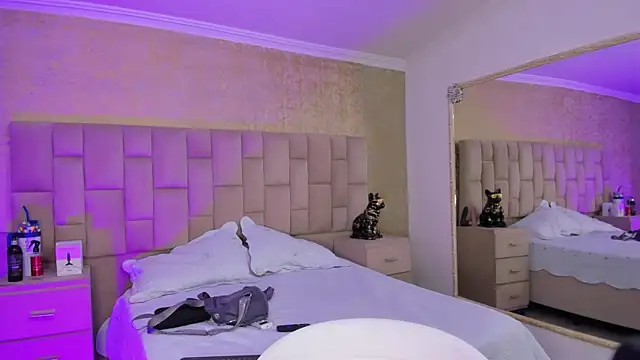 EmmaTorres  online show from 01.25.25