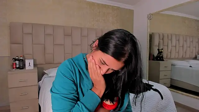 EmmaTorres  online show from 02.04.25