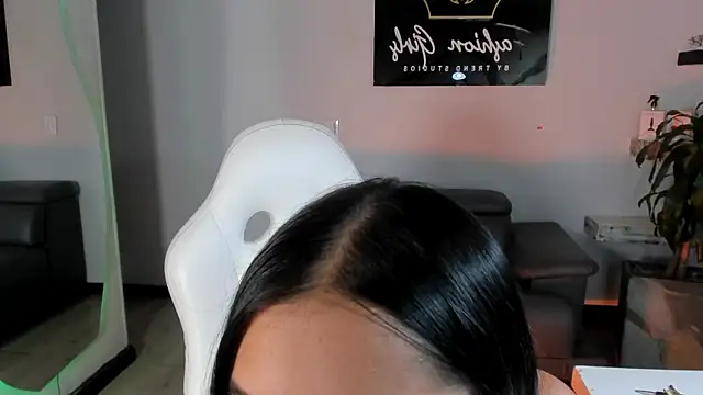 EmmaTorres  online show from 02.16.25