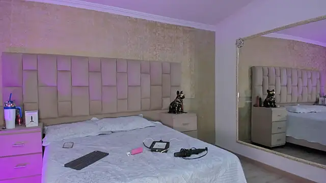 EmmaTorres  online show from 02.25.25