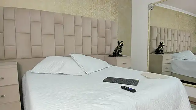 EmmaTorres  online show from 09.14.25