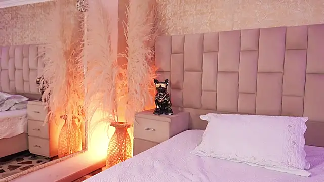 EmmaTorres  online show from 12.15.25