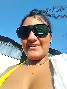 samanthaeliott22 online show from 12.18.24