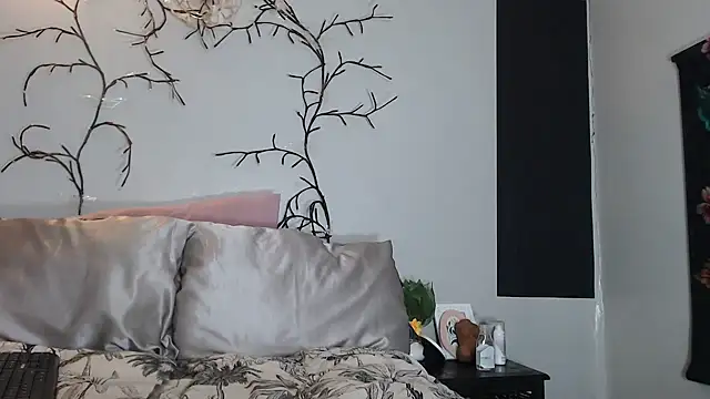 Snapshot of FRUITOFEDEN01 chatting on 01.23.25 FRUITOFEDEN01 online show from 01.23.25