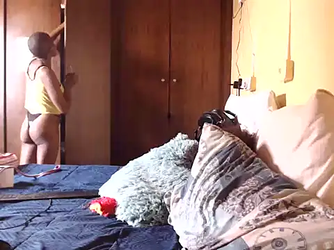 LONGBLKCLIT36 online show from 02.06.26