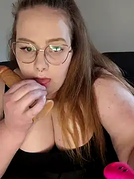 Snapshot of _Julie_x chatting on 12.07.24 Julie x online show from 12.07.24