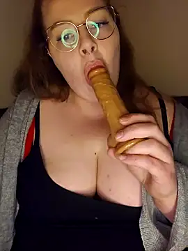 Snapshot of _Julie_x chatting on 12.11.24 Julie x online show from 12.11.24