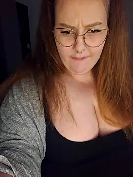 Snapshot of _Julie_x chatting on 12.19.24 Julie x online show from 12.19.24