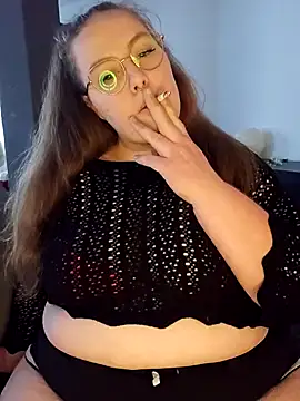 Snapshot of _Julie_x chatting on 12.29.24 Julie x online show from 12.29.24